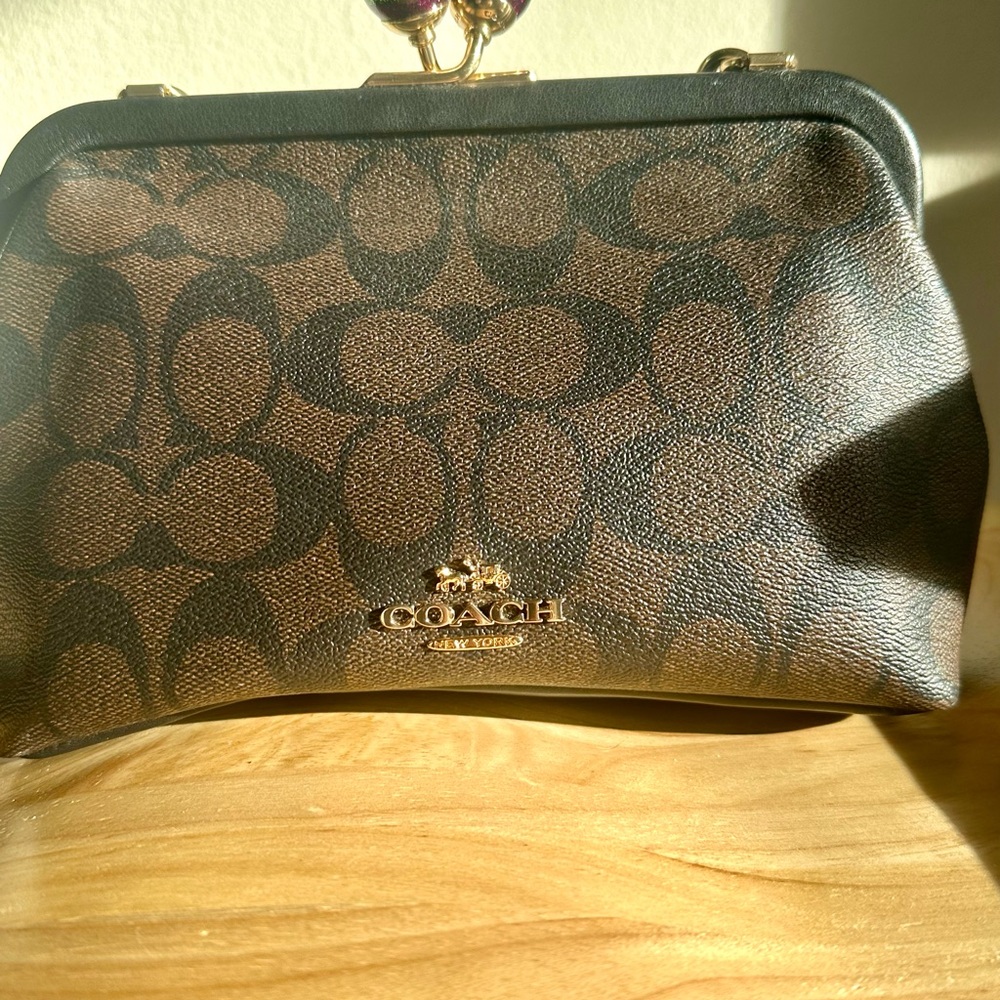 Coach Kisslock Frame Crossbody- Perfect Condition